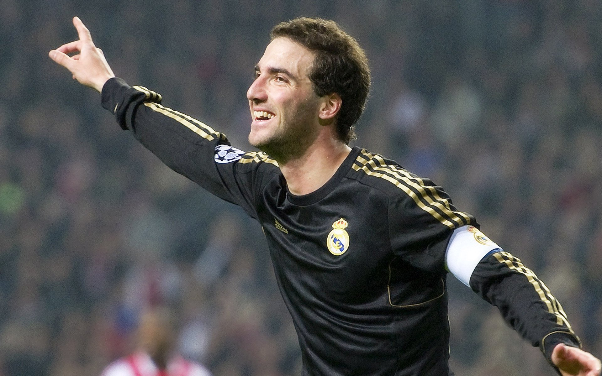 意甲战术演变，球员分享赛前准备与场上调整经验，意甲的赛制