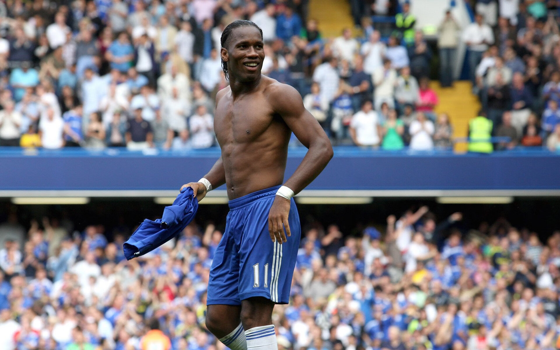 泰国骑手Natchinapha Rattanachotirat荣获2024年最佳障碍赛骑手奖,表彰其卓越表现。